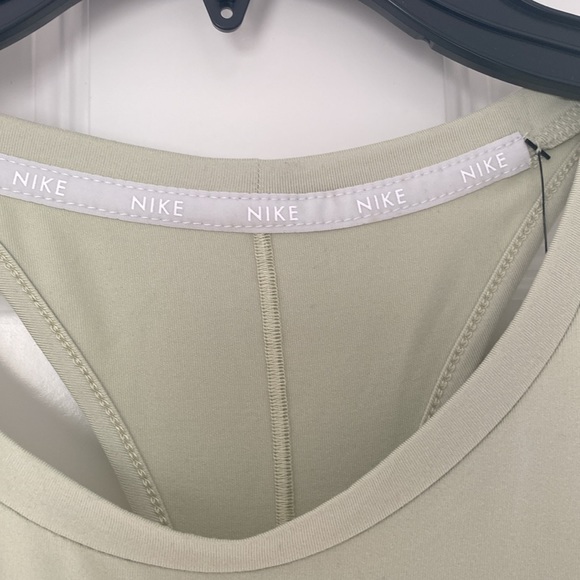 NWT. Nike Training Tank Top - Picture 5 of 6